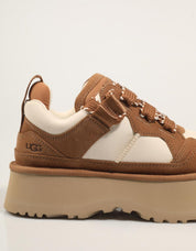 ZUECOS UGG W ASTROMEL en color Cuero