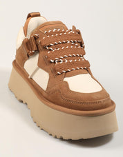 ZUECOS UGG W ASTROMEL en color Cuero
