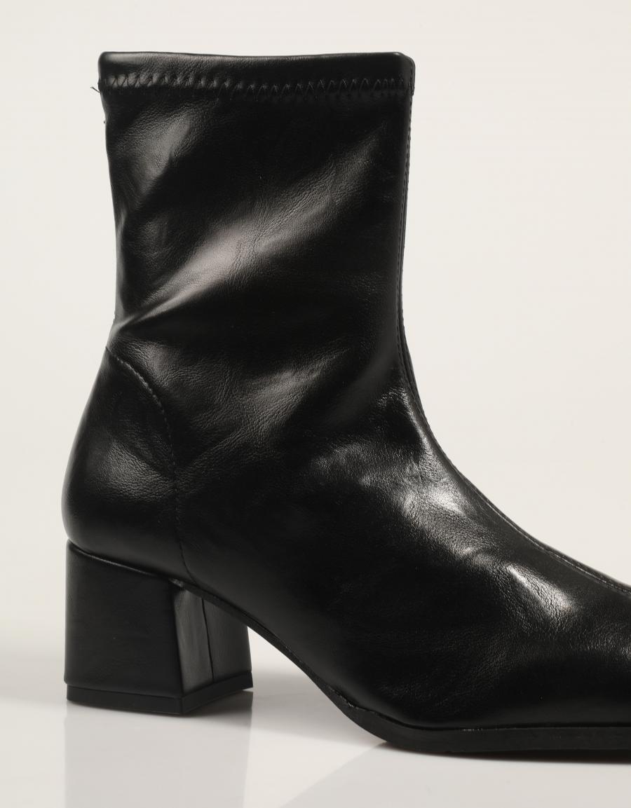 BOTINES MISS ELASTIC 078330 en color Negro