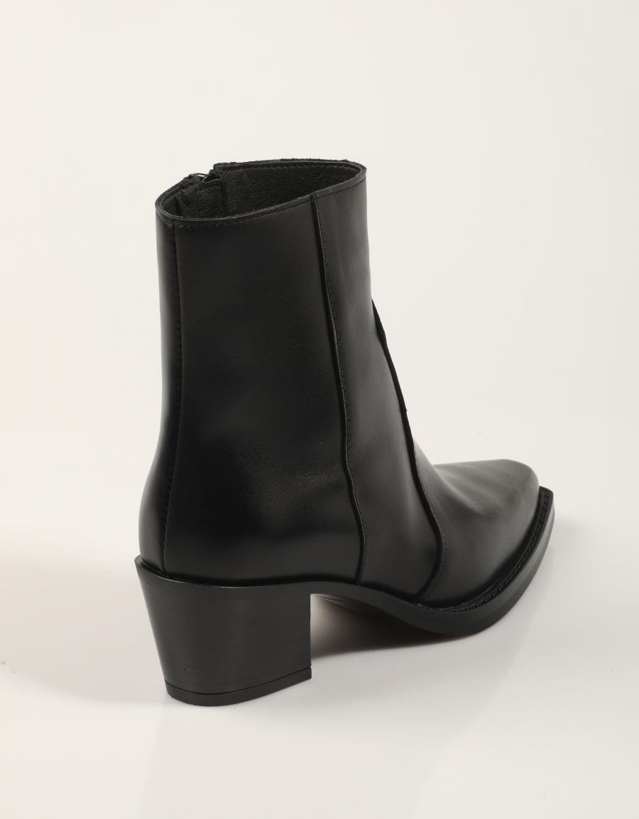 BOTINES ALPE 5538 en color Negro