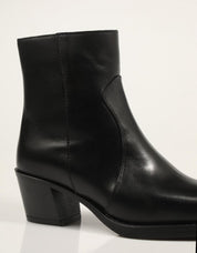 BOTINES ALPE 5538 en color Negro