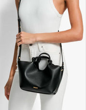 BOLSO DKNY PAULA SM TOTE R53BAM60 en color Negro