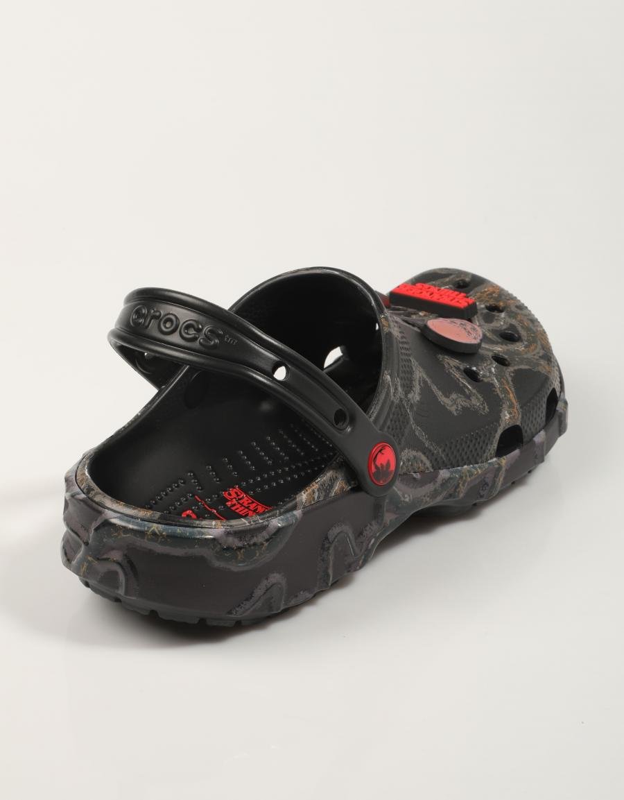 ZAPATILLAS CROCS STRANGER THINGS CLS CLG en color Negro