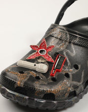 ZAPATILLAS CROCS STRANGER THINGS CLS CLG en color Negro