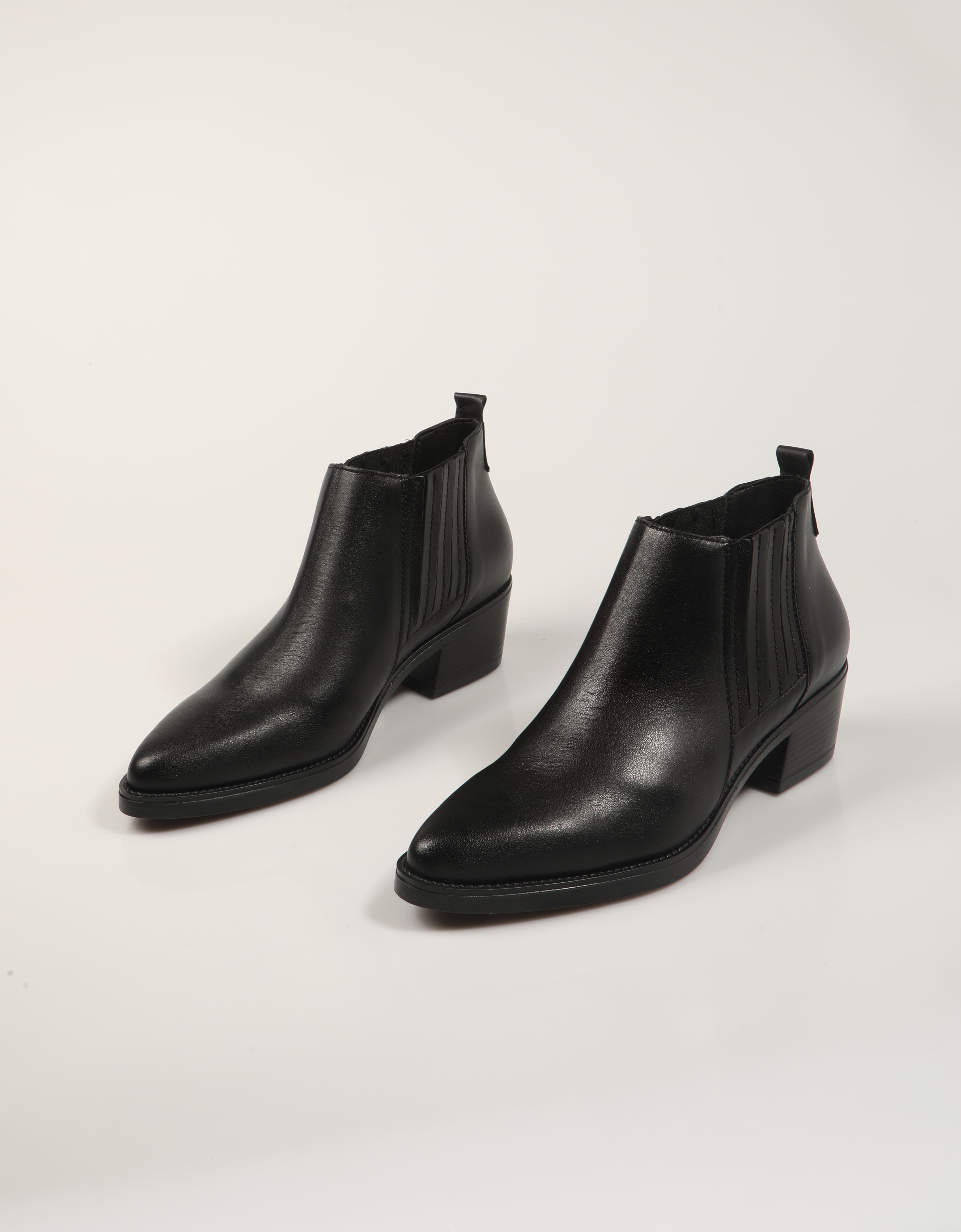 BOTINES LUCIA VIGUERA 8020 en color Negro