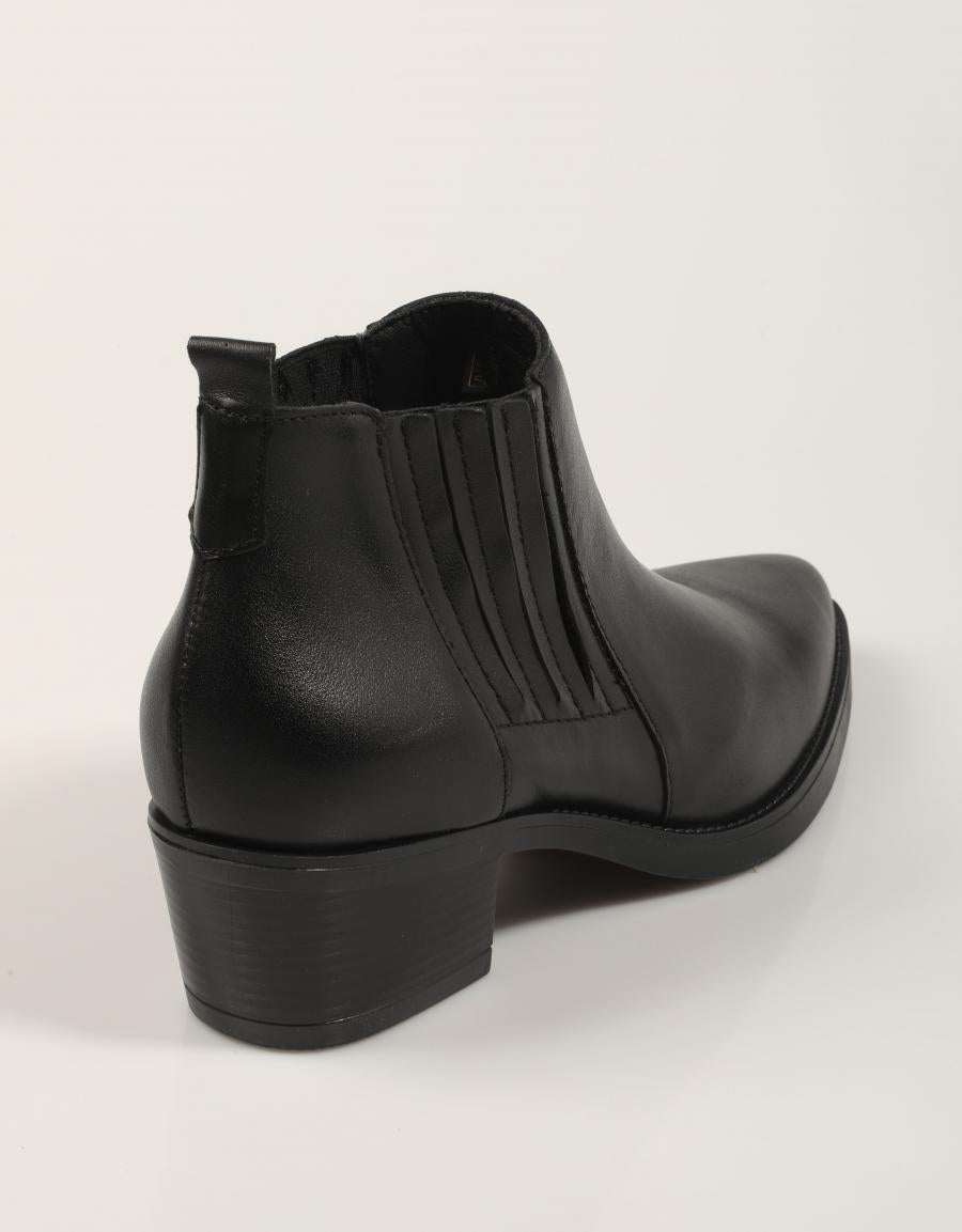 BOTINES LUCIA VIGUERA 8020 en color Negro