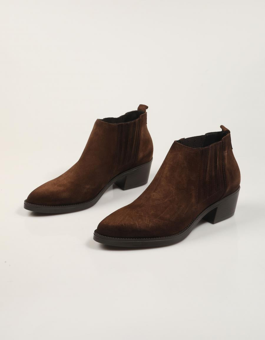 BOTINES LUCIA VIGUERA 8020 en color Marron