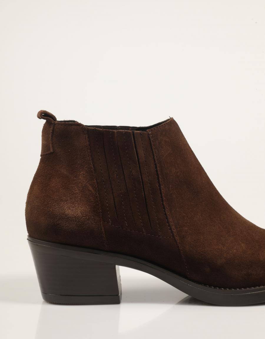 BOTINES LUCIA VIGUERA 8020 en color Marron