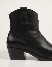 BOTINES LUCIA VIGUERA 8021 en color Negro