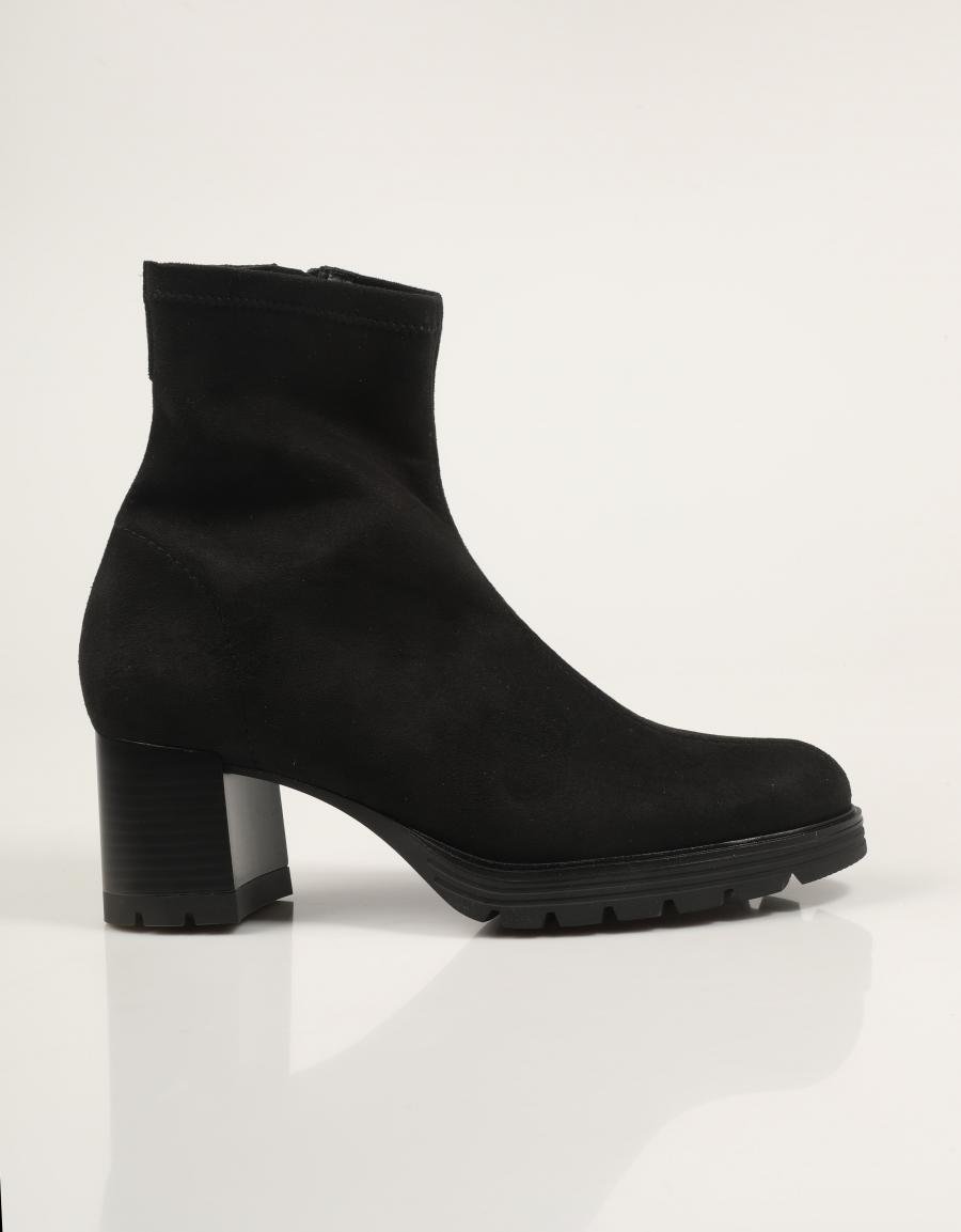 BOTINES LUCIA VIGUERA 8323 en color Negro