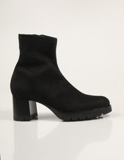 BOTINES LUCIA VIGUERA 8323 en color Negro