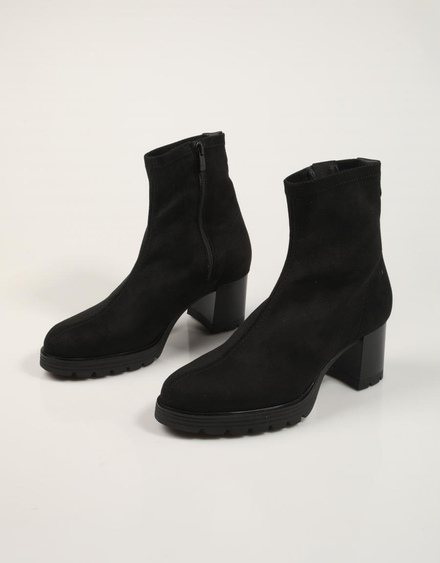 BOTINES LUCIA VIGUERA 8323 en color Negro