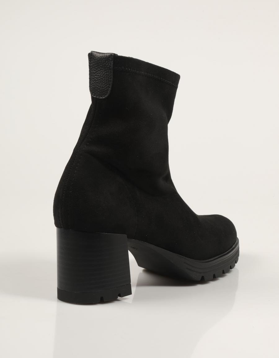 BOTINES LUCIA VIGUERA 8323 en color Negro