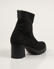 BOTINES LUCIA VIGUERA 8323 en color Negro