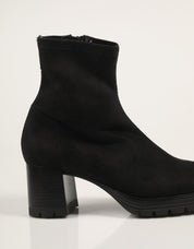 BOTINES LUCIA VIGUERA 8323 en color Negro