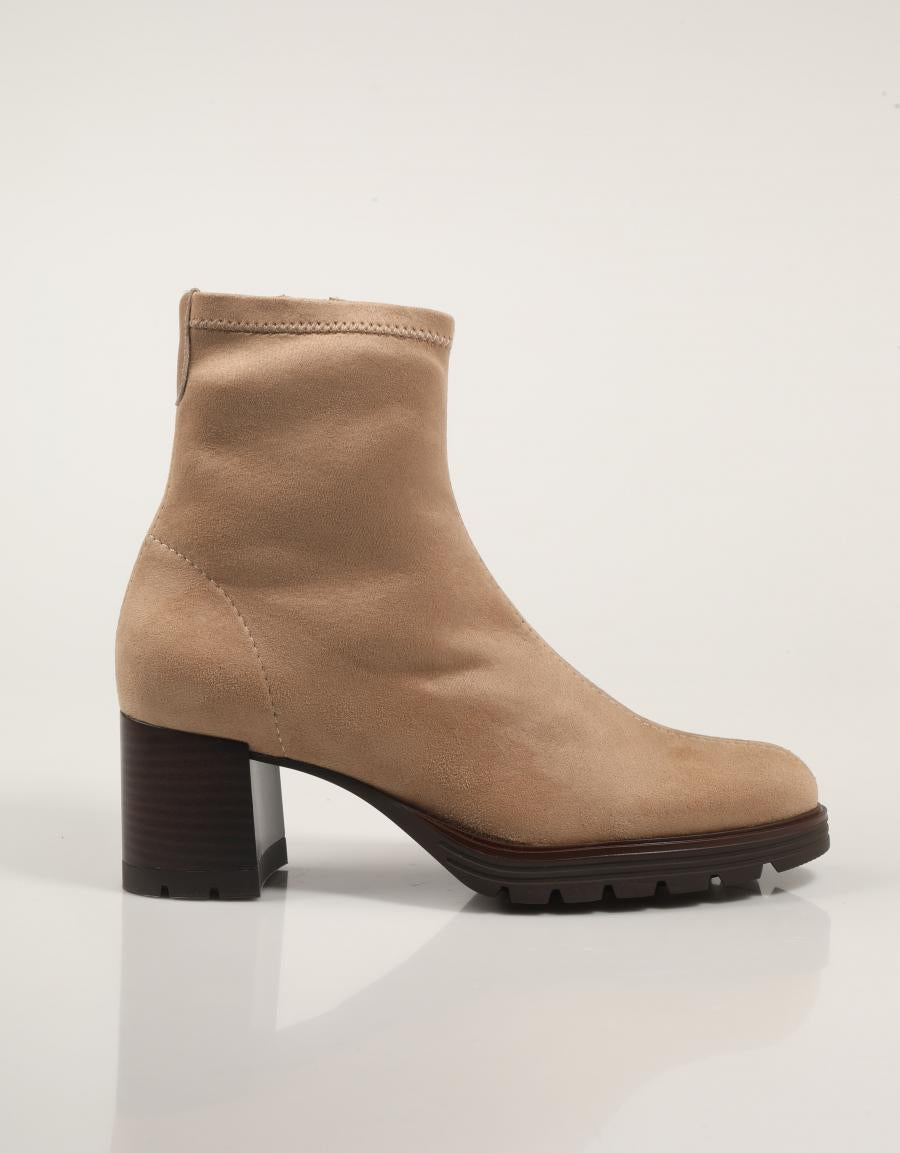 BOTINES LUCIA VIGUERA 8323 en color Beige