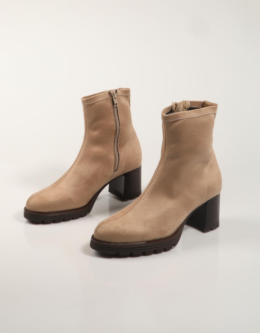 BOTINES LUCIA VIGUERA 8323 en color Beige