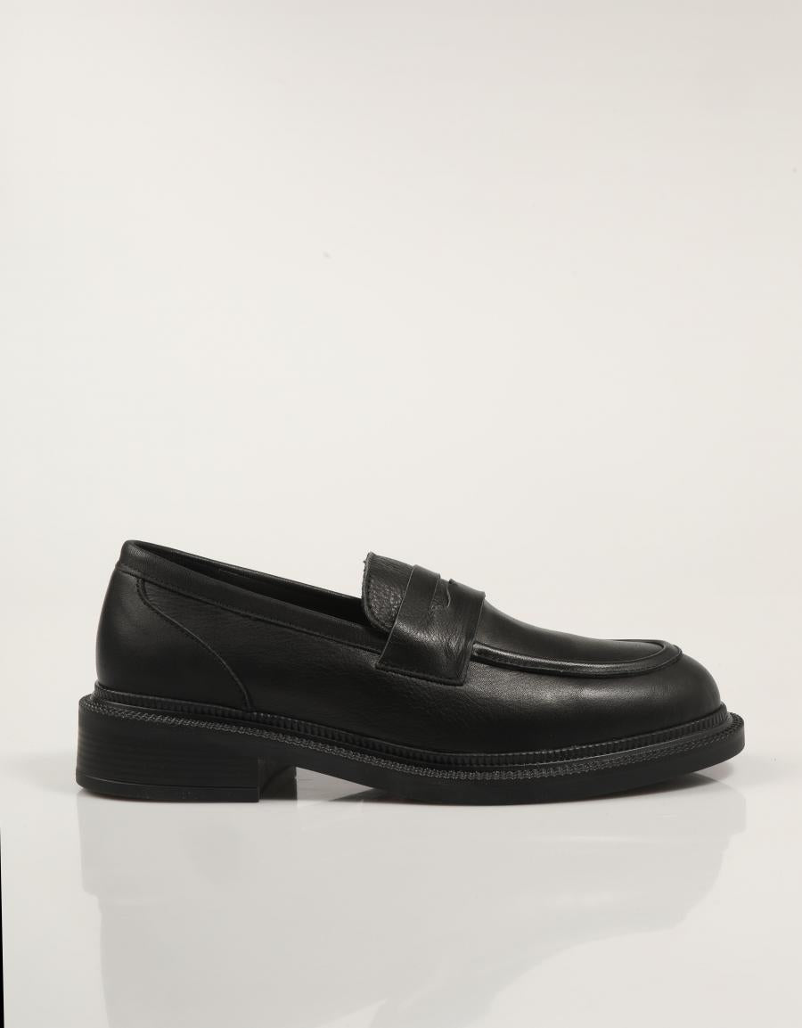 ZAPATOS REBECA HOPE 22409 en color Negro