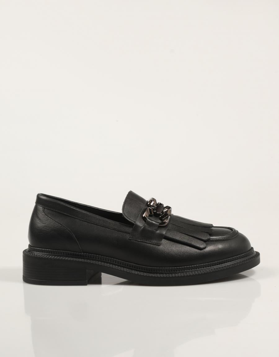 ZAPATOS REBECA HOPE 22404 en color Negro