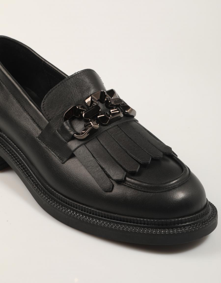 ZAPATOS REBECA HOPE 22404 en color Negro