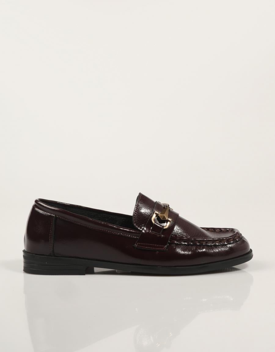 ZAPATOS REBECA HOPE 300 R02 en color Burdeos