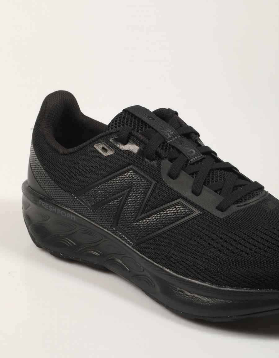 ZAPATILLAS NEW BALANCE M520 en color Negro