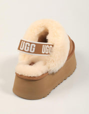 ZAPATILLAS CASA UGG W FUNKETTE II en color Cuero