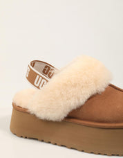 ZAPATILLAS CASA UGG W FUNKETTE II en color Cuero