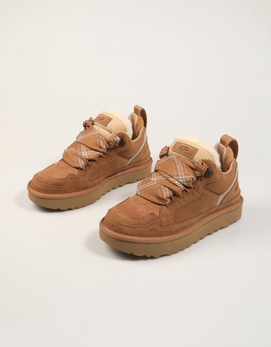 ZAPATILLAS UGG W LOWMEL en color Cuero