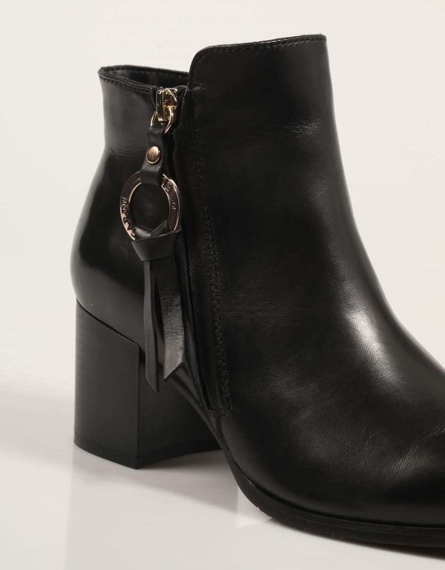 BOTINES REGARDE LE CIEL TAILOR F25 01 en color Negro