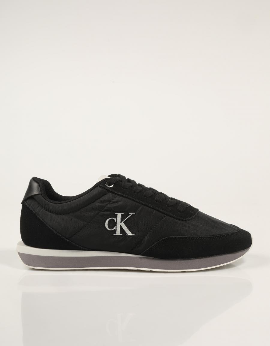 ZAPATILLAS CALVIN KLEIN RETRO RUNNER ESS MIX MAT en color Negro