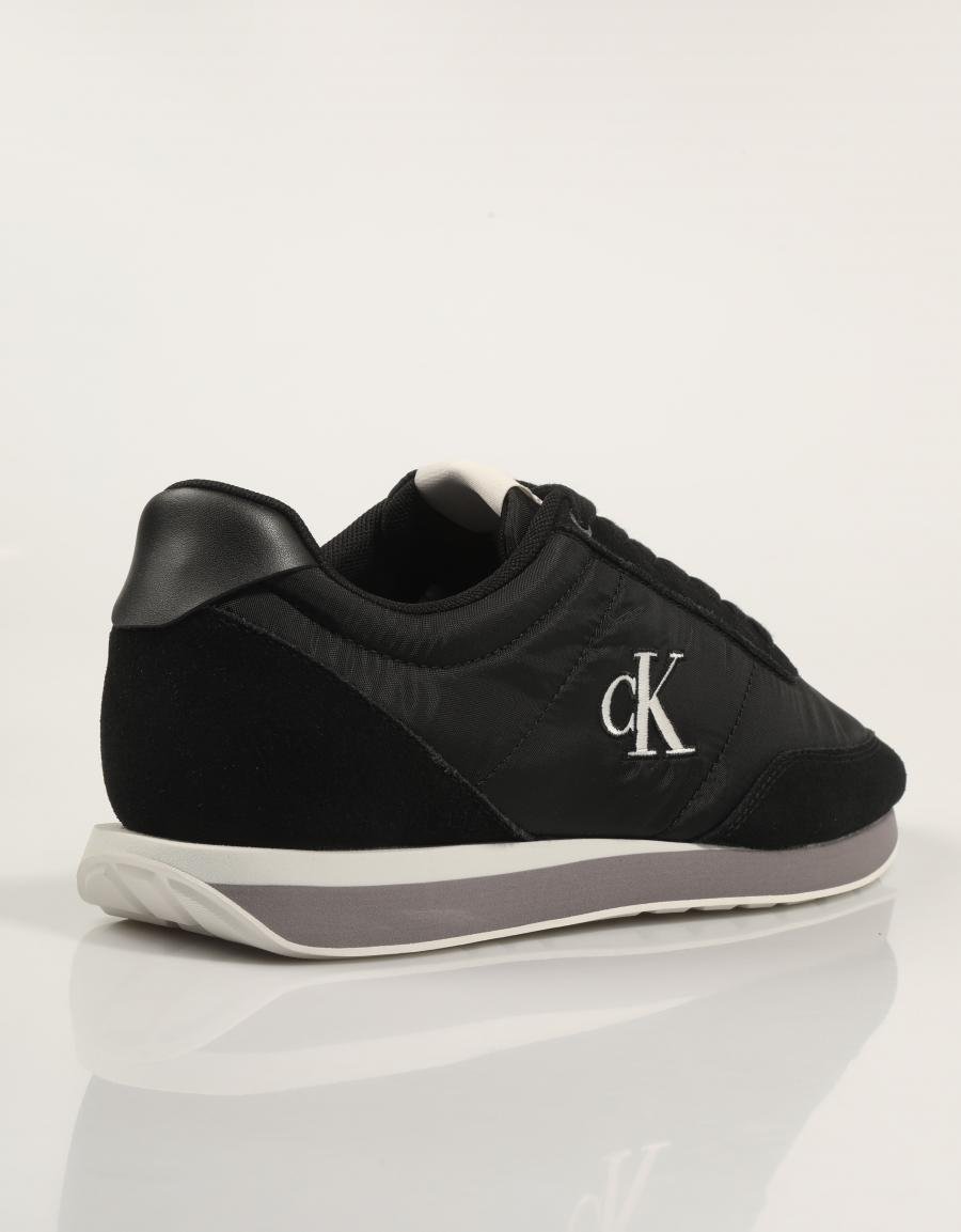 ZAPATILLAS CALVIN KLEIN RETRO RUNNER ESS MIX MAT en color Negro
