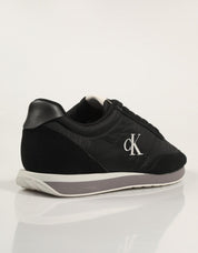 ZAPATILLAS CALVIN KLEIN RETRO RUNNER ESS MIX MAT en color Negro