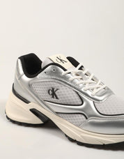 ZAPATILLAS CALVIN KLEIN HIKE RUNNER LACEUP MESH MIX MET en color Plata