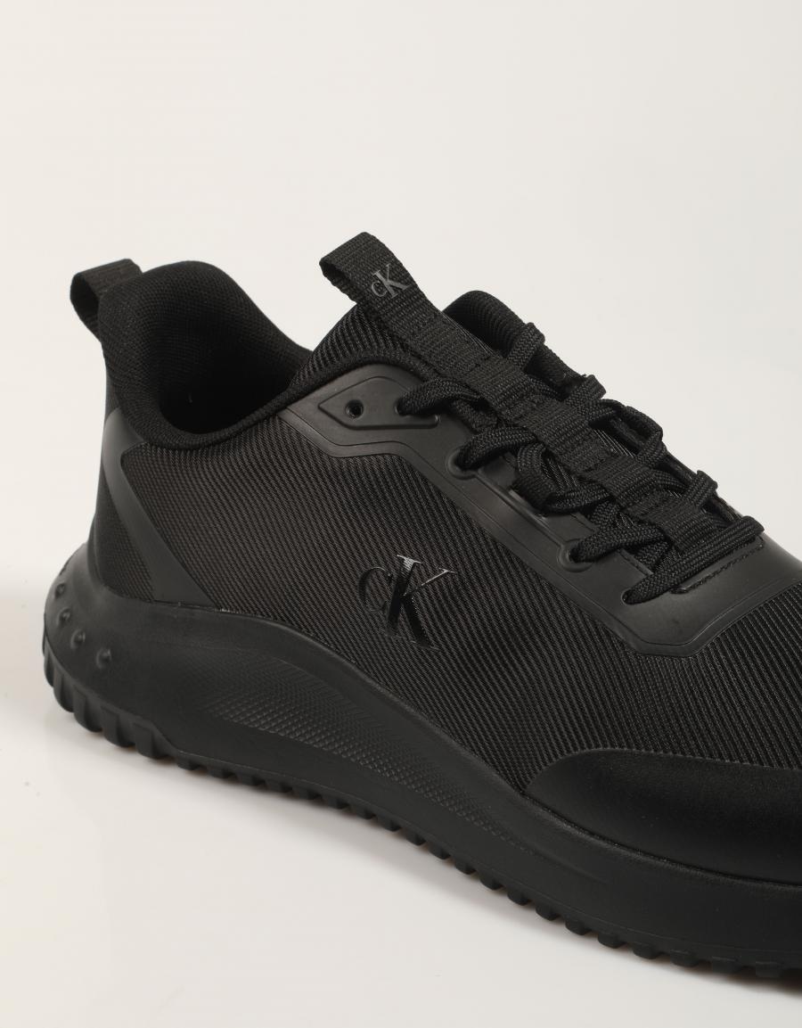 ZAPATILLAS CALVIN KLEIN EVA RUNNER LACE UP MAT MIX en color Negro