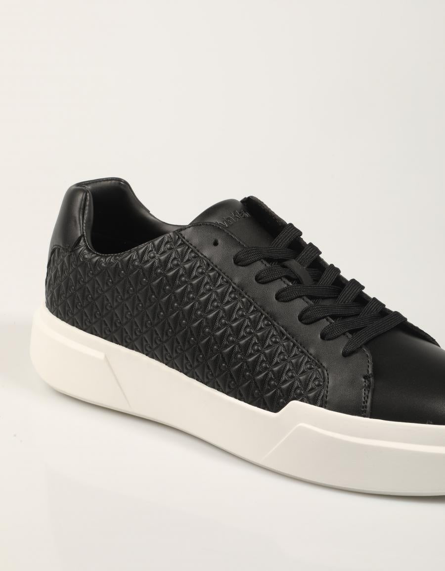 ZAPATILLAS CALVIN KLEIN CHUNKY CUPSOLE LACEUP LTH AOP en color Negro