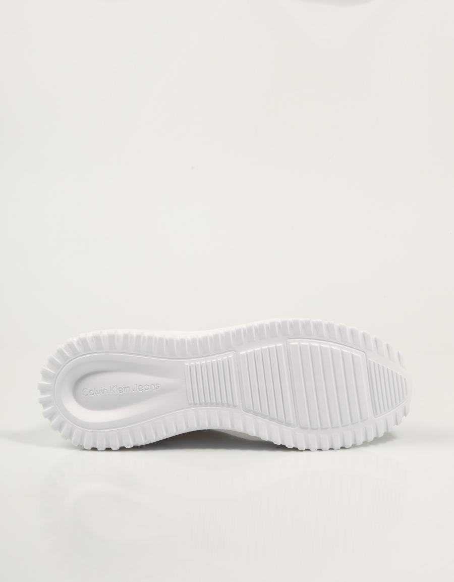 ZAPATILLAS CALVIN KLEIN EVA RUNNER LOW LACE ML MIX II en color Blanco