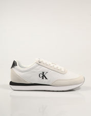 ZAPATILLAS CALVIN KLEIN RETRO RUNNER ESS MIX MAT en color Blanco