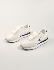 ZAPATILLAS CALVIN KLEIN RETRO RUNNER ESS MIX MAT en color Blanco