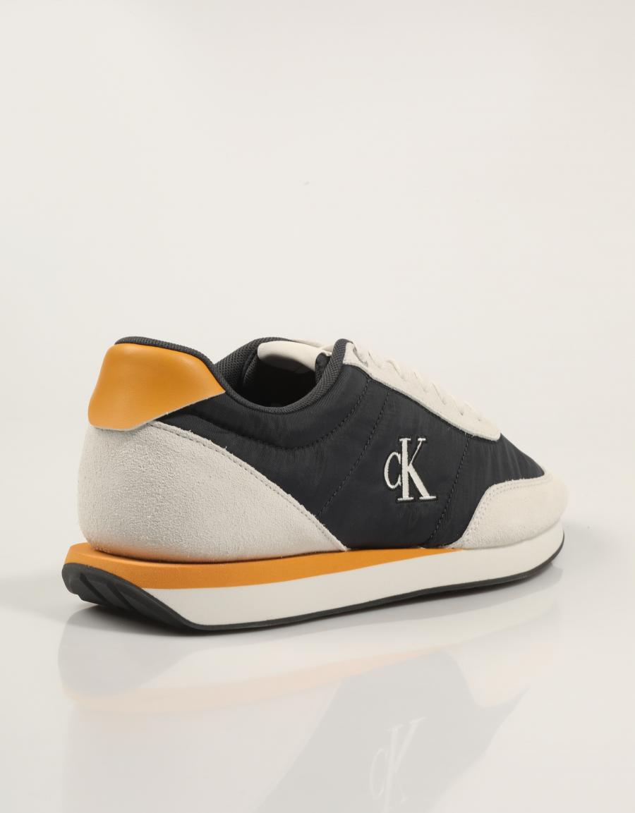 ZAPATILLAS CALVIN KLEIN RETRO RUNNER ESS MIX MAT en color Azul marino