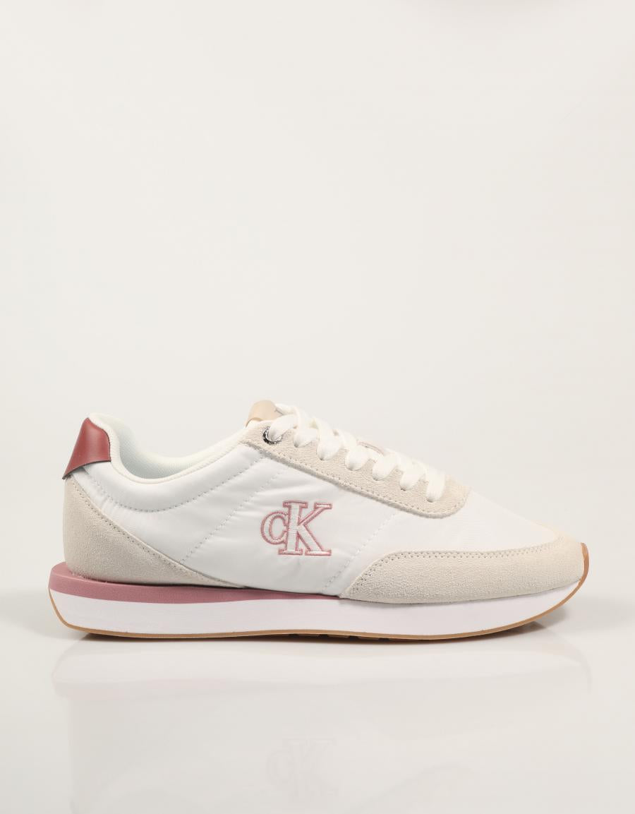 ZAPATILLAS CALVIN KLEIN RETRO RUNNER ESS MIX MAT en color Blanco