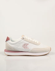 ZAPATILLAS CALVIN KLEIN RETRO RUNNER ESS MIX MAT en color Blanco