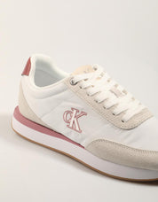 ZAPATILLAS CALVIN KLEIN RETRO RUNNER ESS MIX MAT en color Blanco