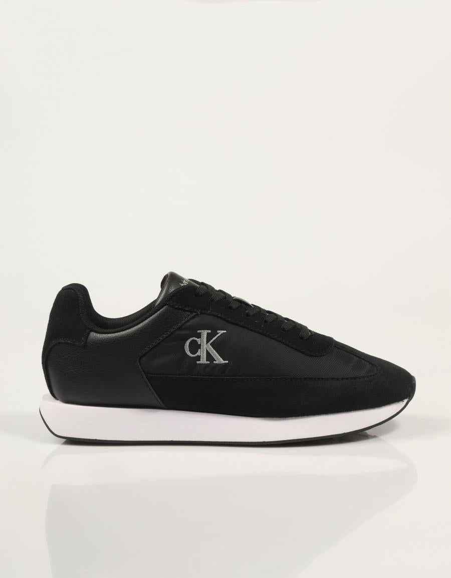ZAPATILLAS CALVIN KLEIN RETRO RUNNER ESS MIX MAT en color Negro