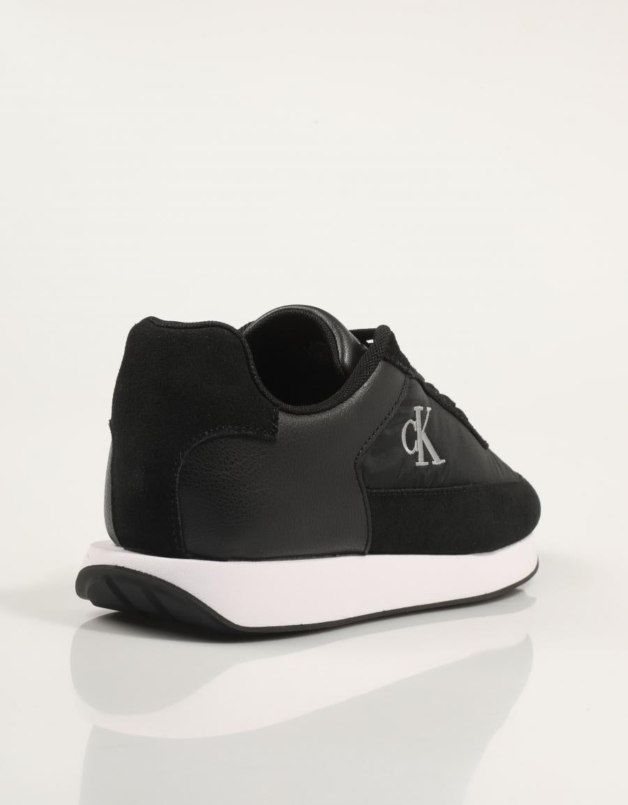 ZAPATILLAS CALVIN KLEIN RETRO RUNNER ESS MIX MAT en color Negro