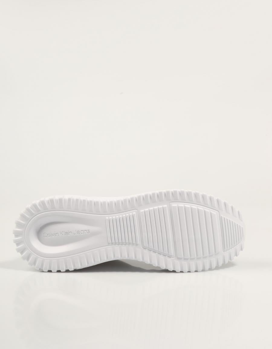 ZAPATILLAS CALVIN KLEIN EVA RUNNER LOW LACE MIX ML WN en color Negro