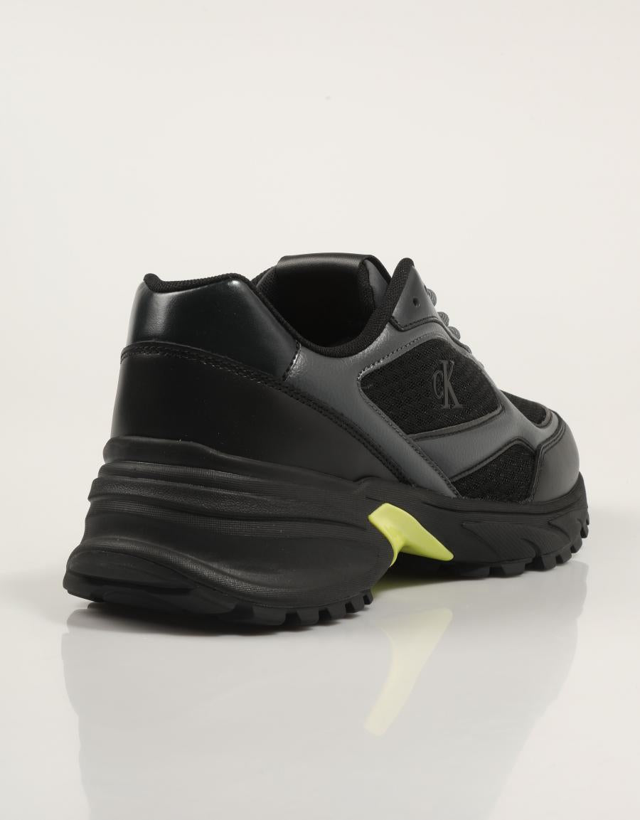 ZAPATILLAS CALVIN KLEIN HIKE RUNNER LACEUP MESH MIX en color Negro