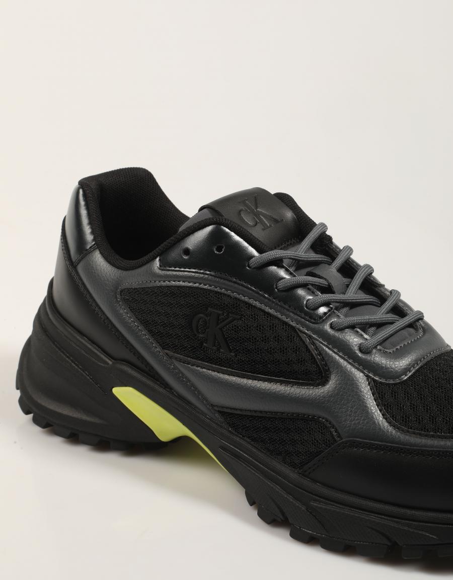 ZAPATILLAS CALVIN KLEIN HIKE RUNNER LACEUP MESH MIX en color Negro