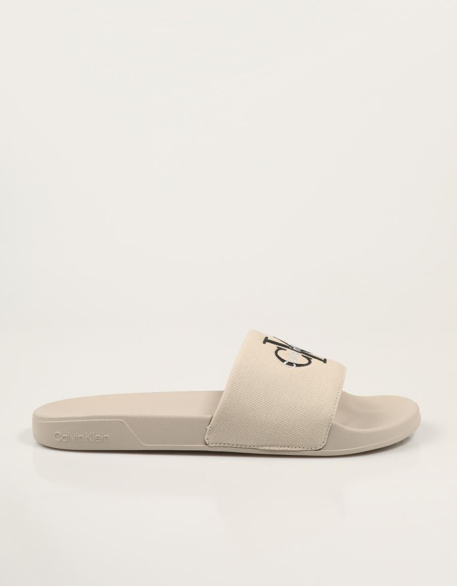 CHANCLAS CALVIN KLEIN ESS SLIDE CV en color Beige