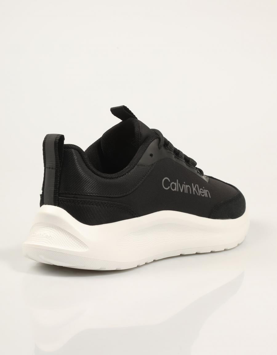 ZAPATILLAS CALVIN KLEIN LIGHT EVA RUNNER NYL SUE en color Negro